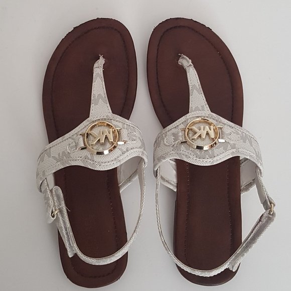 Girl's MICHAEL KORS MK Logo Plate White Thong Sandals Size 4 - Picture 2 of 13